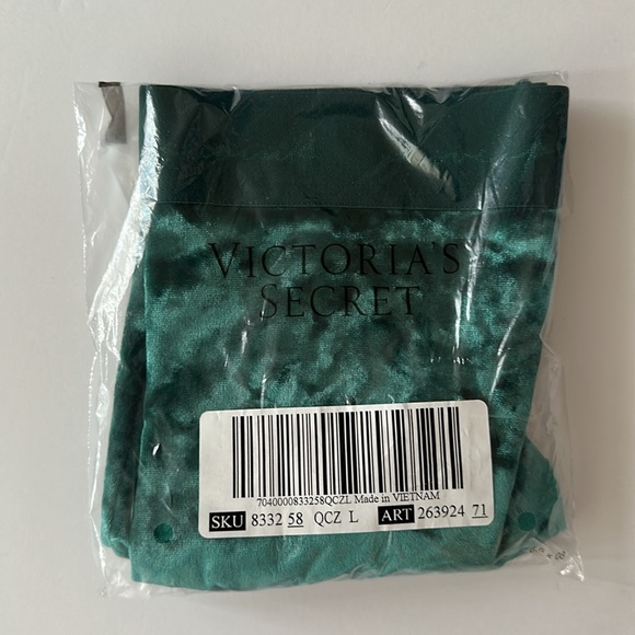 VS PINK Velvet Boyshort Green (Large) - Picture 3 of 4